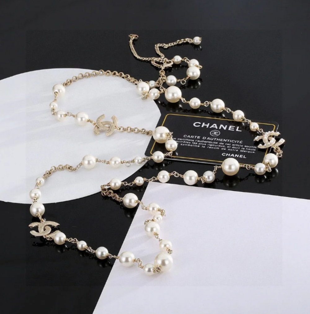 CHANEL Pearl and Gold Necklace